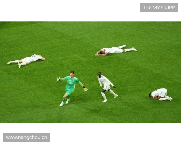 库尔图瓦三夺萨莫拉奖与门将冲击金球奖的上限分析