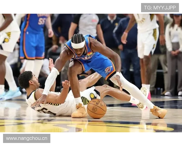 抱人犯规判罚为何常被忽视？细解裁判判罚尺度差异