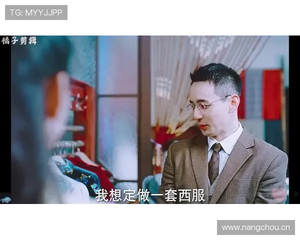 刷到邹市明最新街拍，随便一站就是明星阵仗，旁边的人和车把我看傻了