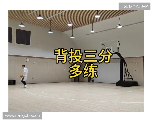 篮球新规则：为何投中却不算得分？揭秘球卡篮筐规则。